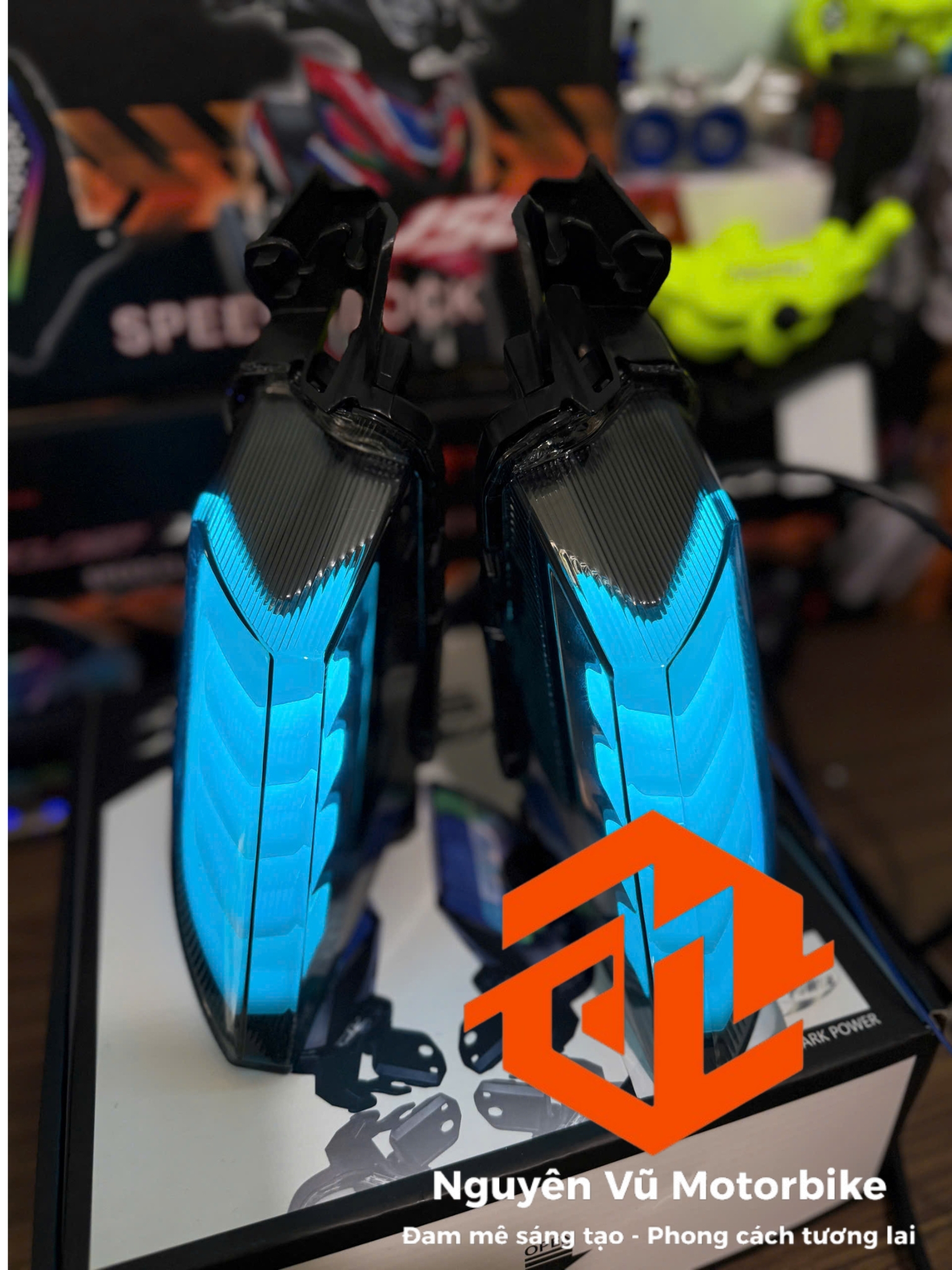 Đèn xinhan audi Ex155 tích hợp demi