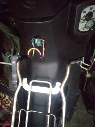 Móc Treo Đồ Titan 7 màu dành cho mọi loại Xe Máy,Moto,xe đạp