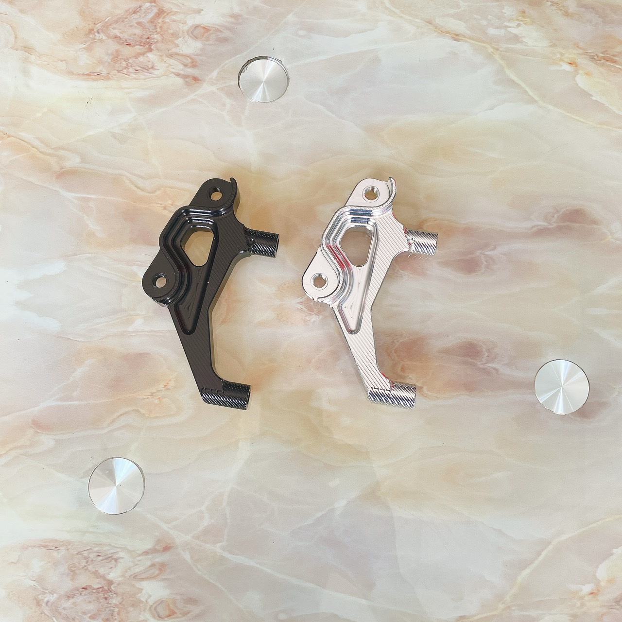 Pát heo dầu trước Lead 4 Val đĩa 220mm xài 4 Piston heo dầu 81