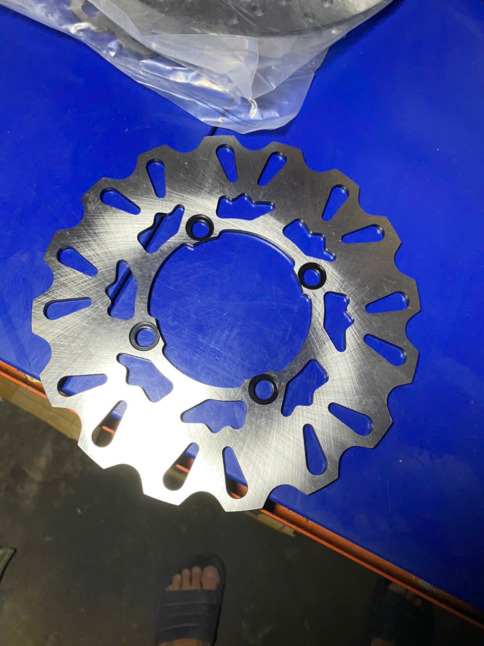 Đĩa sau Mẫu bông Ex 135 220mm