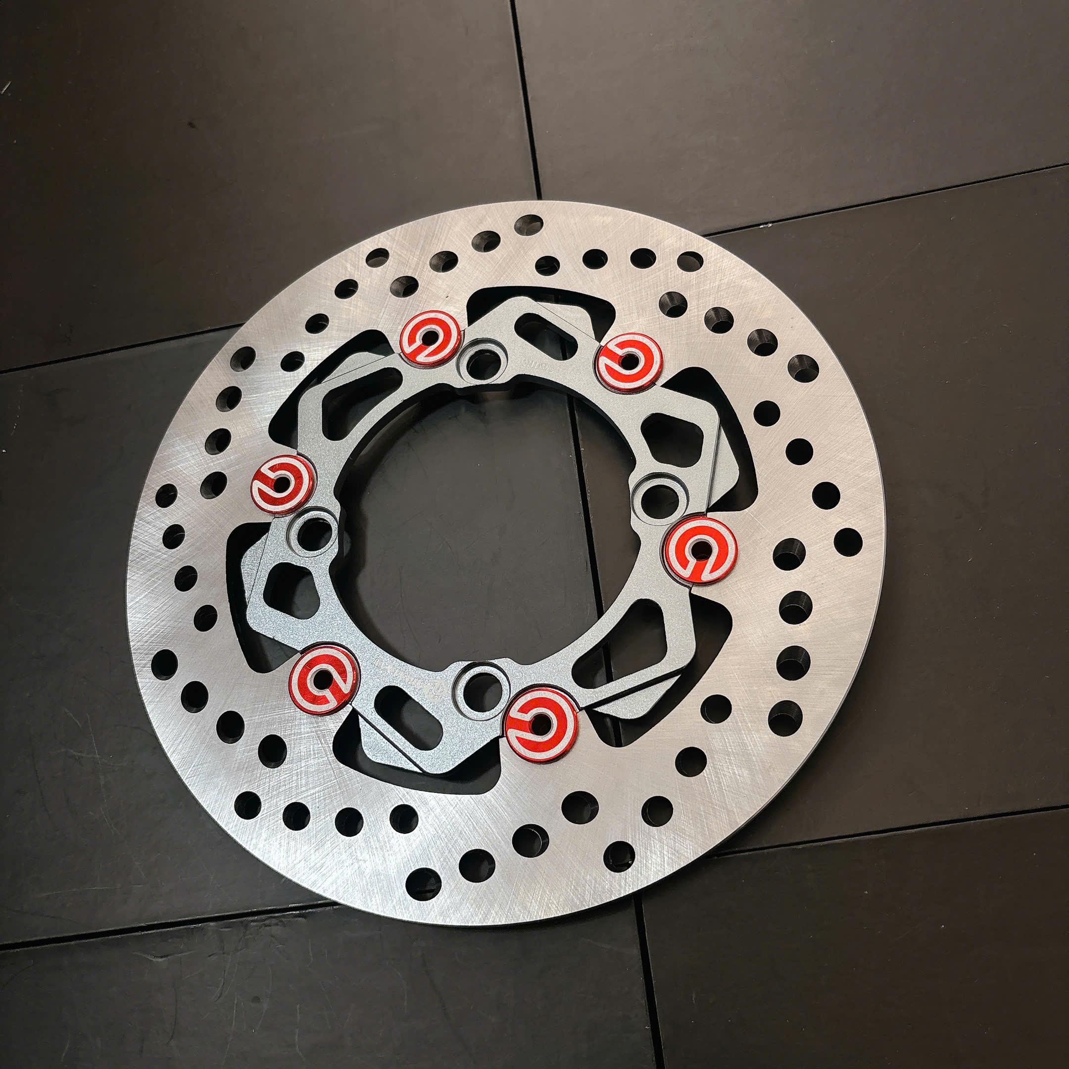 Đĩa Sau Ex 135 Vành xéo Nút brembo MÀU XANH LÁ mẫu NVM V2