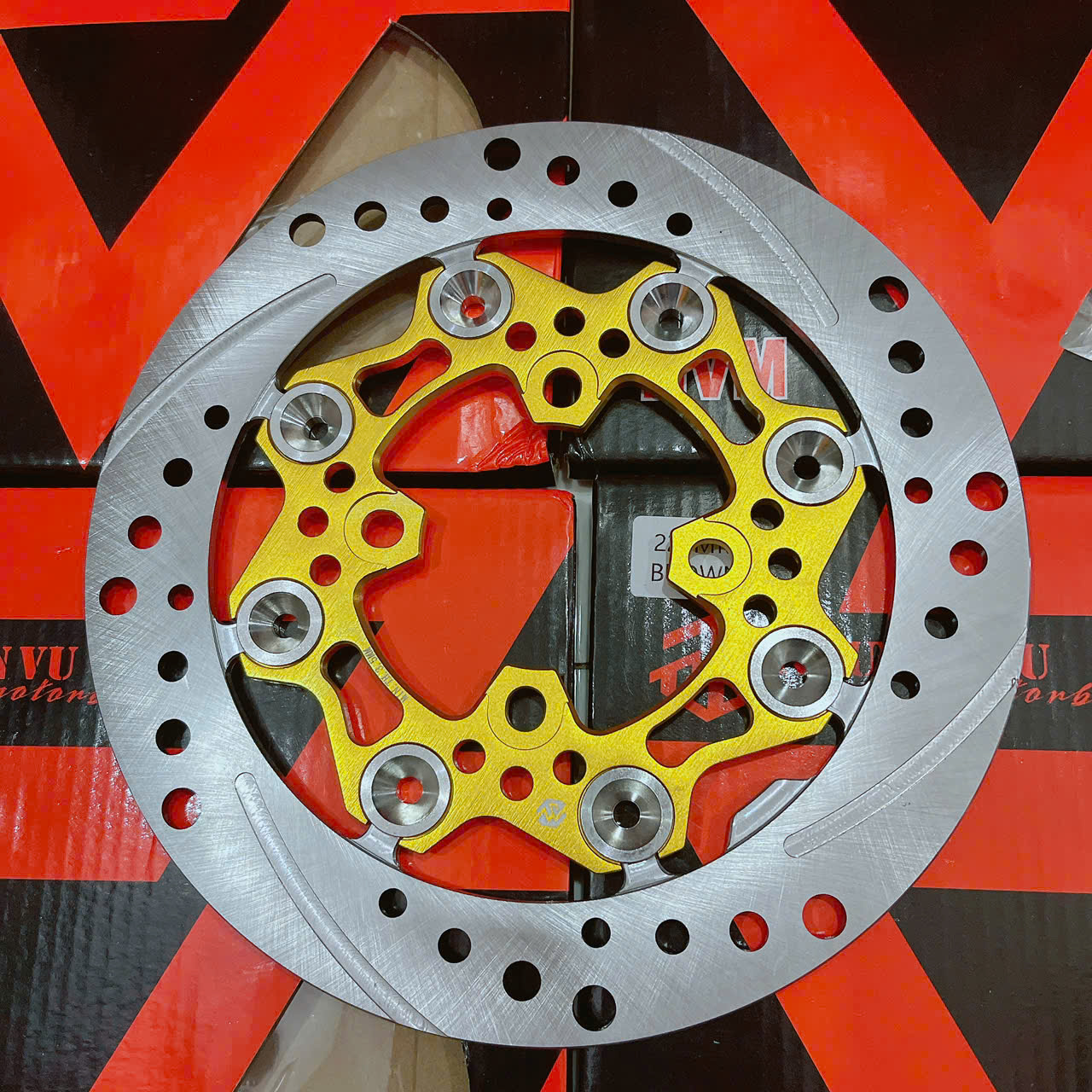 Đĩa thắng 220mm 4 lỗ thông dụng thương hiệu NVM mẫu k6