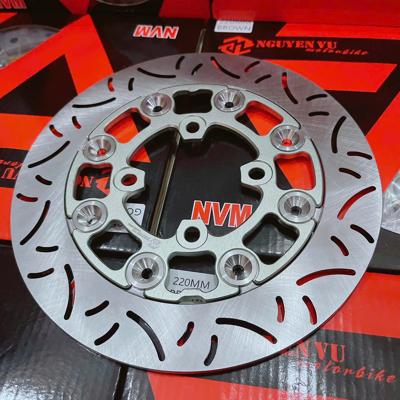 Đĩa thắng 220mm 4 lỗ thông dụng Thương hiệu NVM mẫu k7