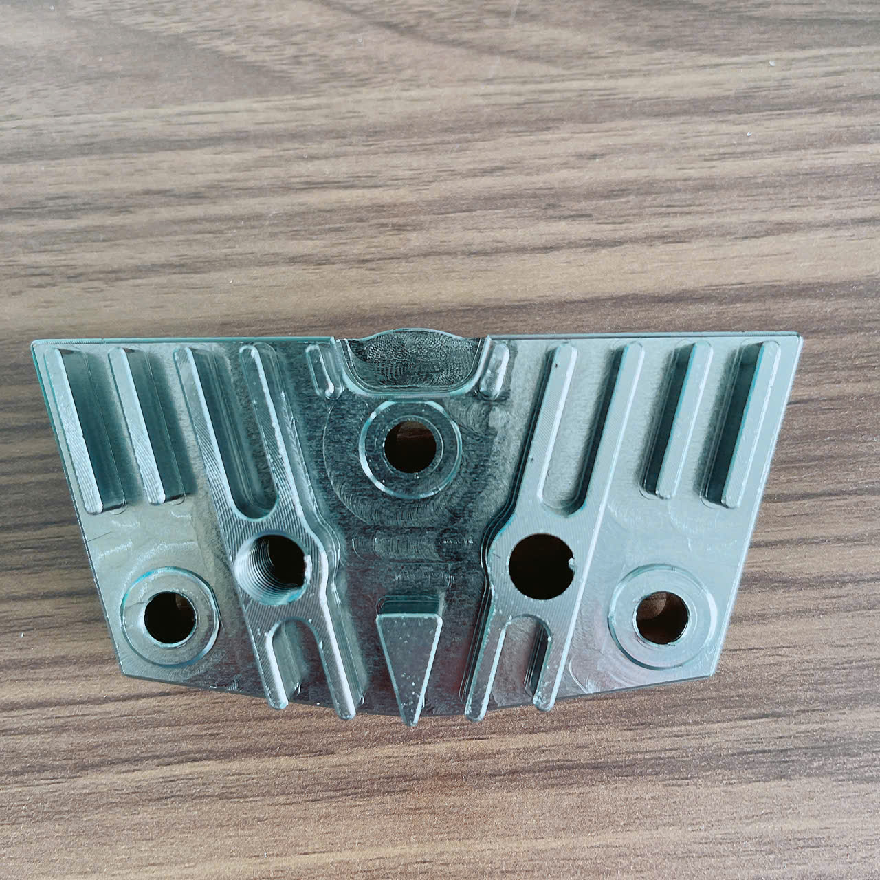 NẮP CÁNH BƯỚM CNC CÓ LỖ BẮT KÉT NHỚT SỬ DỤNG CHO ĐẦU WAVE DREAM