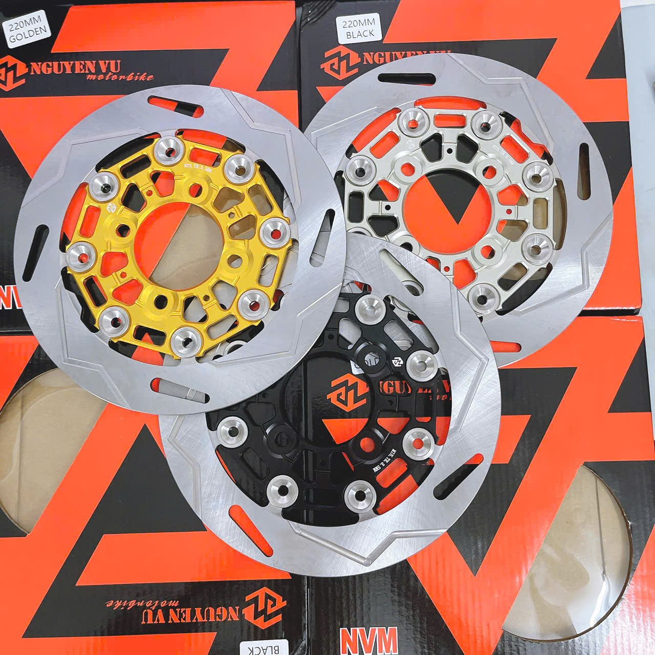 Đĩa thắng NVM K4 size 220mm 4 lỗ thông dụng
