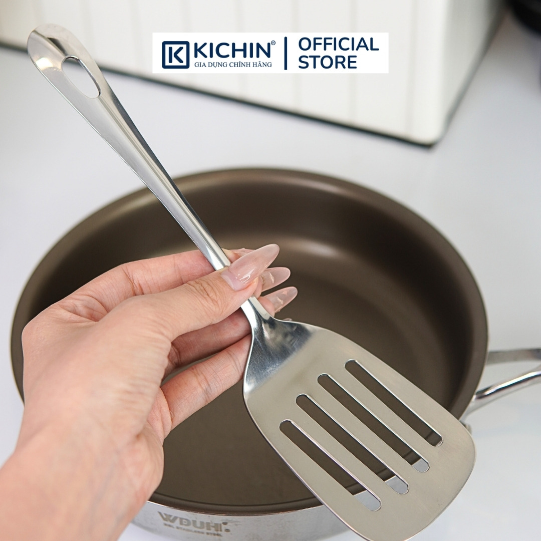 Xẻng inox cao cấp 304 Kai Nhật Bản có lỗ lật đồ ăn