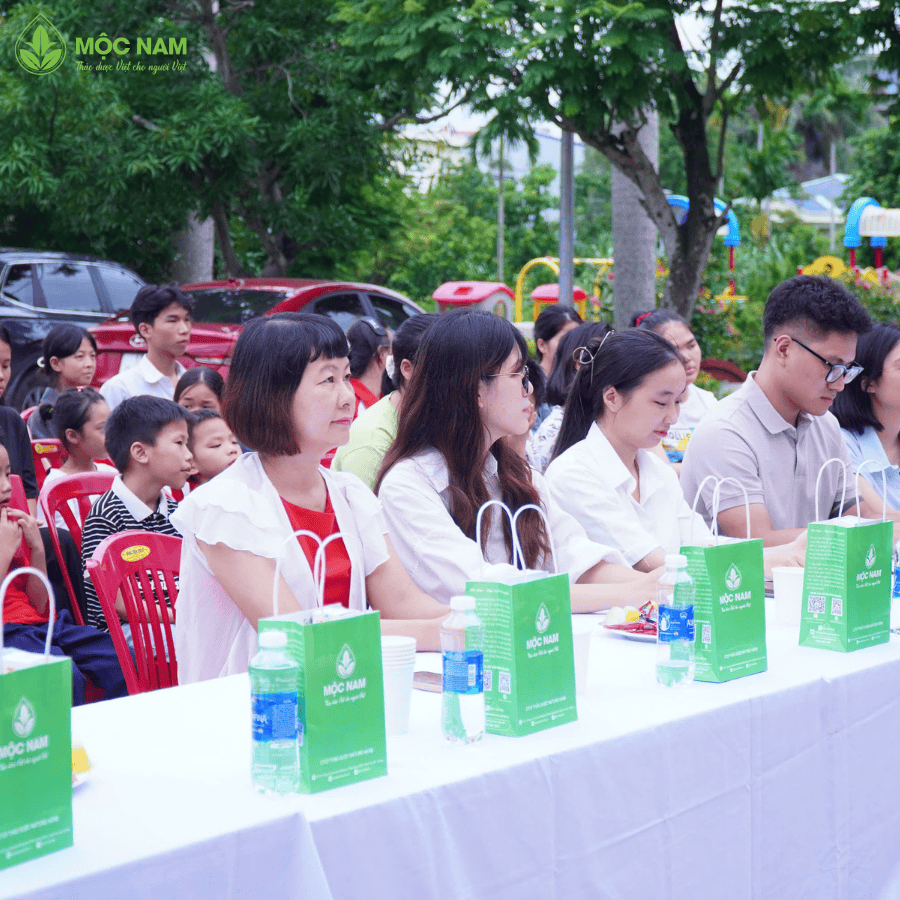 Mộc Nam đồng hành cùng chương trình “ Nâng bước em tới trường 2025”