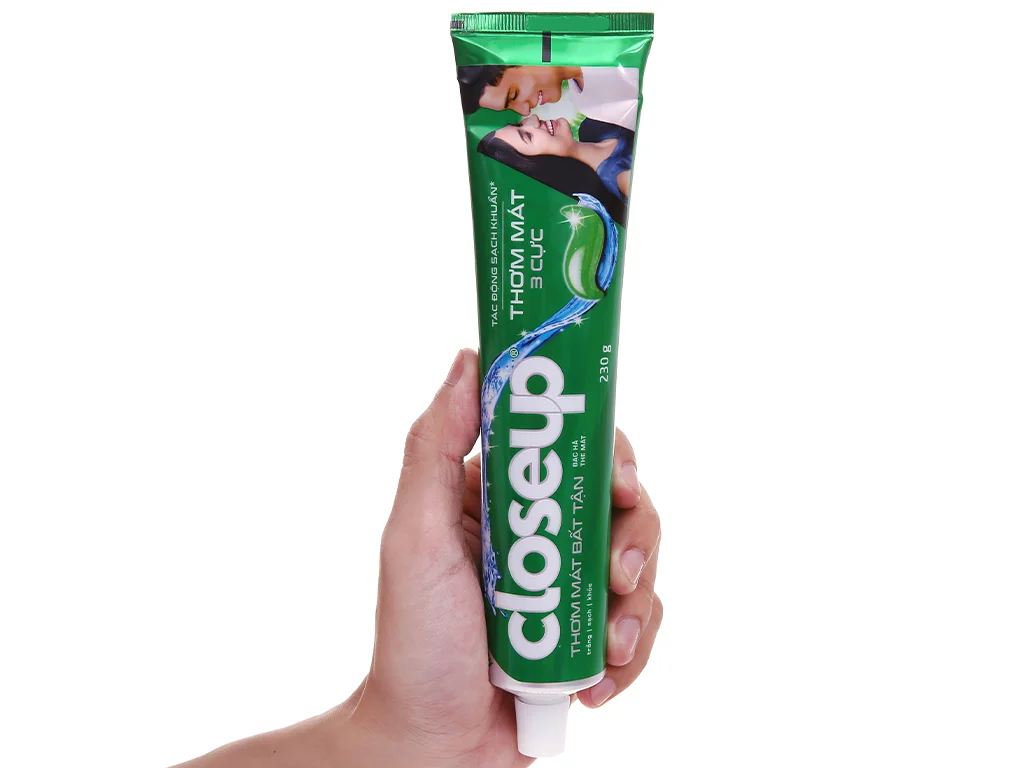 Kem đánh răng Closeup bạc hà thơm mát bất tận 230g