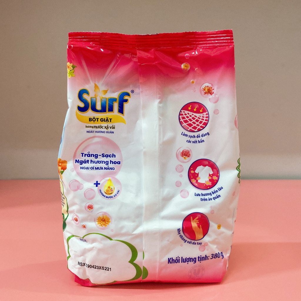 Bột giặt Surf hồng hương Nước xả vải 380g