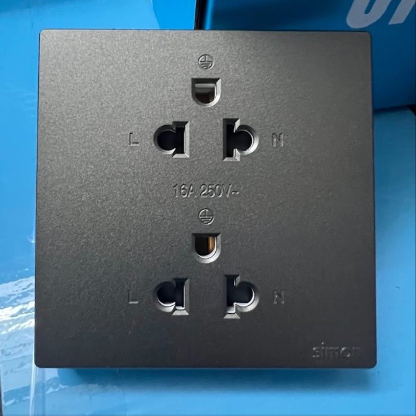 Bộ ổ cắm đôi 3 chấu màu Xám (Grey) chuẩn Âu Mỹ lắp đế âm vuông Simon S6 581287-61