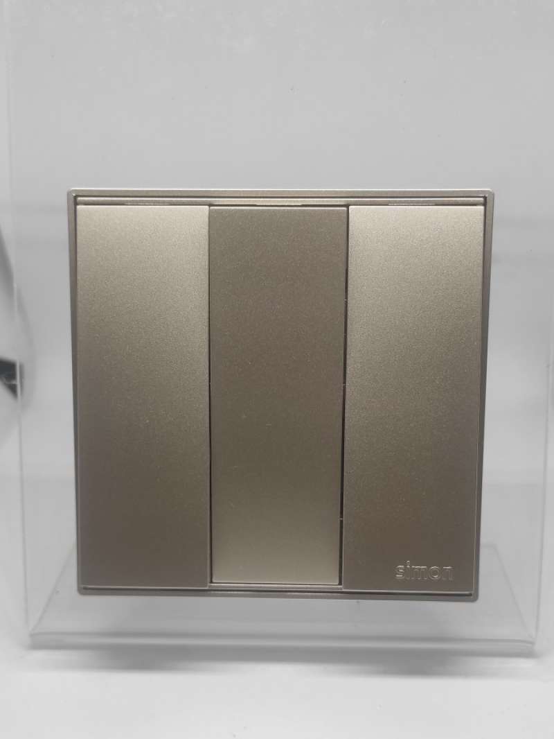 Bộ công tắc ba, hai chiều chuẩn vuông màu Sâm Panh (Champagne) Simon E6 721032-46
