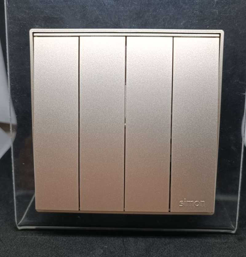 Bộ công tắc bốn, hai chiều chuẩn vuông màu Sâm Panh (Champagne) Simon E6 721042-46
