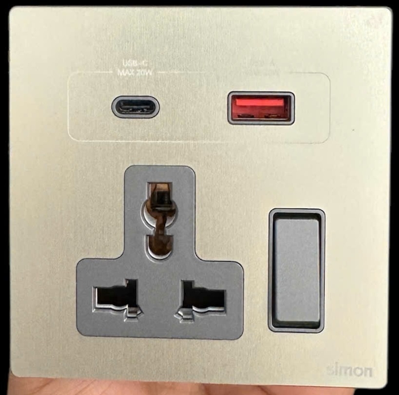 M7 Metal- Bộ ổ cắm đa năng kèm USB và A+C (Satin Gold) Simon M7 66E7253M-2C