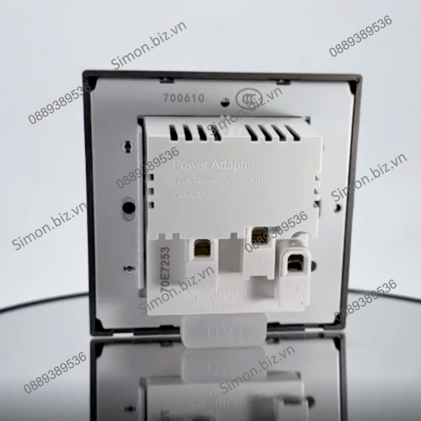 Ổ cắm đa năng kèm ổ sạc USB Type C và công tắc ổ cắm màu Xám Simon i7 70E7253-61