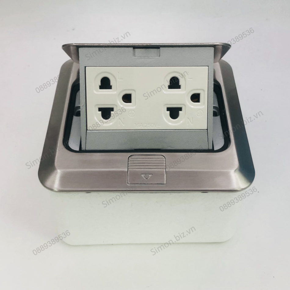 Ổ cắm âm sàn gồm 2 ổ cắm 3 chấu thường (vỏ bạc) Simon ZD021287
