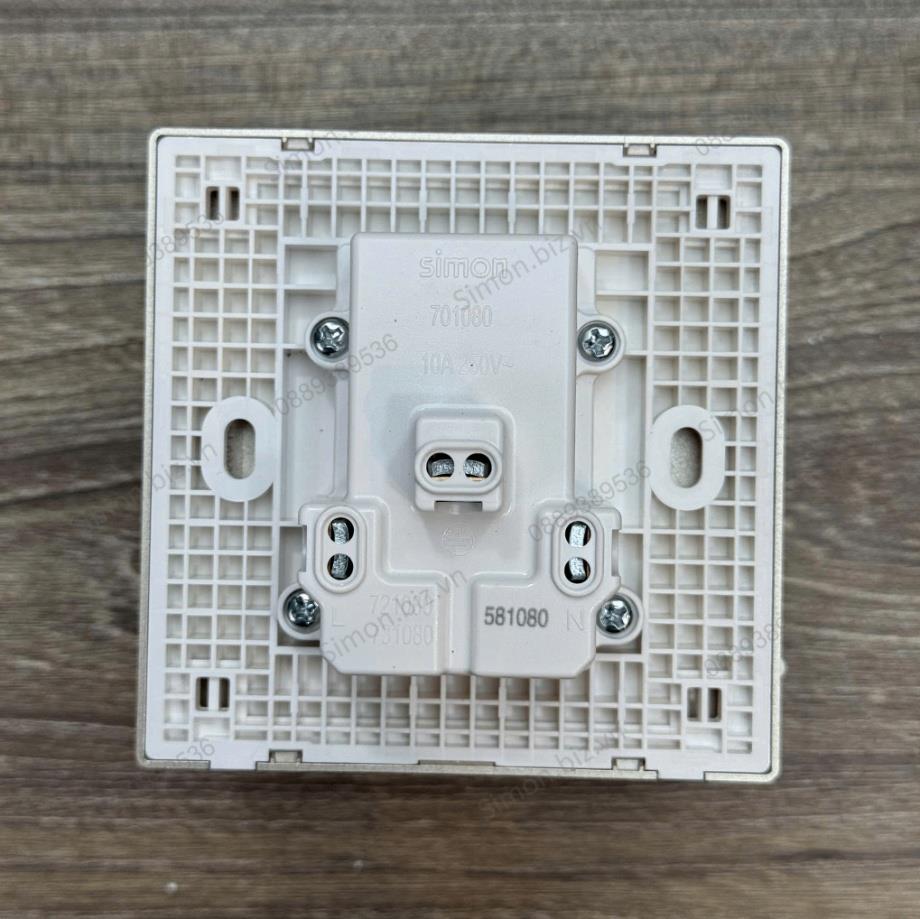 Bộ ổ cắm 3 chấu đa năng và ổ cắm 2 chấu thường chuẩn vuông màu trắng Simon S6 581080V