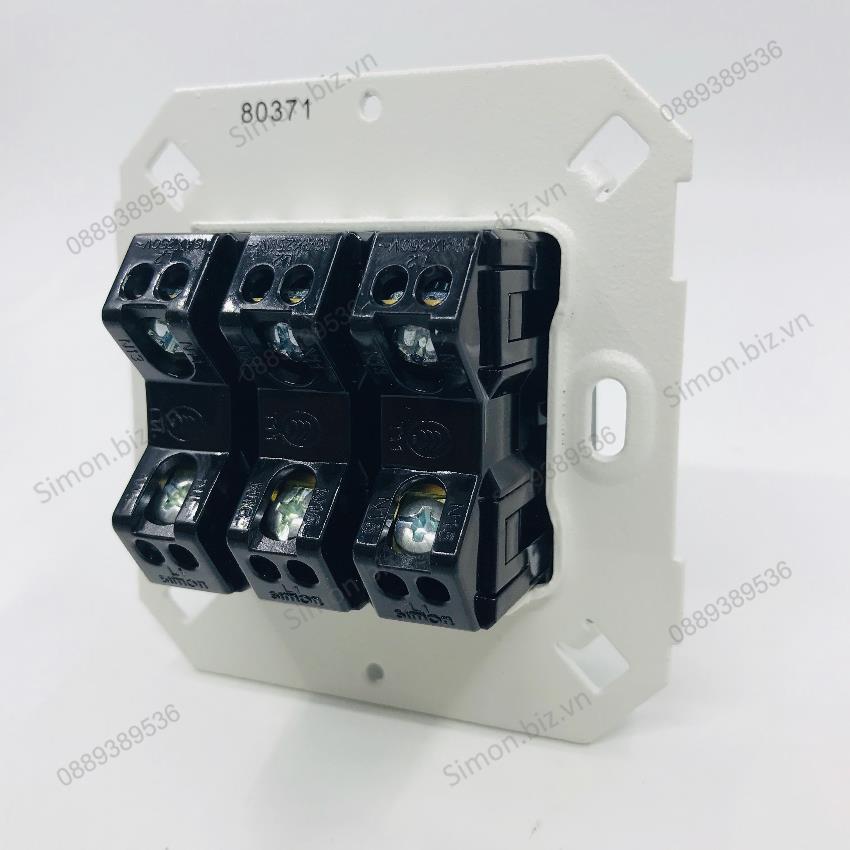 Module Công tắc Ba 1 chiều màu Đen Simon V8 80371-26