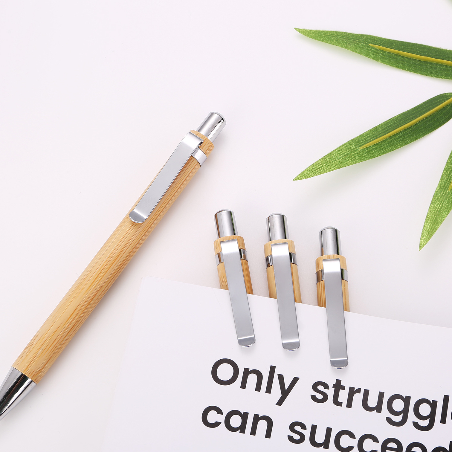 BÚT BI MỰC ĐEN THÂN TRE ĐẦU TRÒN 1MM T.CRAFT HOUSE