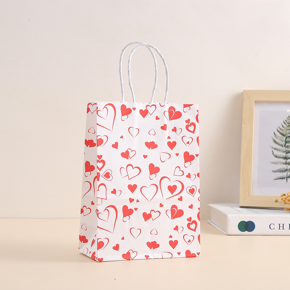 TÚI GIẤY QUÀ TẶNG CHỦ ĐỀ TRÁI TIM ĐANG YÊU T.CRAFT HOUSE