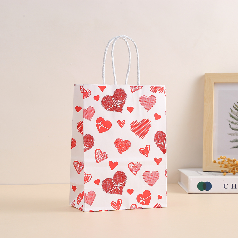 TÚI GIẤY QUÀ TẶNG CHỦ ĐỀ TRÁI TIM ĐANG YÊU T.CRAFT HOUSE