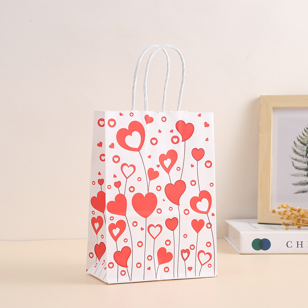 TÚI GIẤY QUÀ TẶNG CHỦ ĐỀ TRÁI TIM ĐANG YÊU T.CRAFT HOUSE