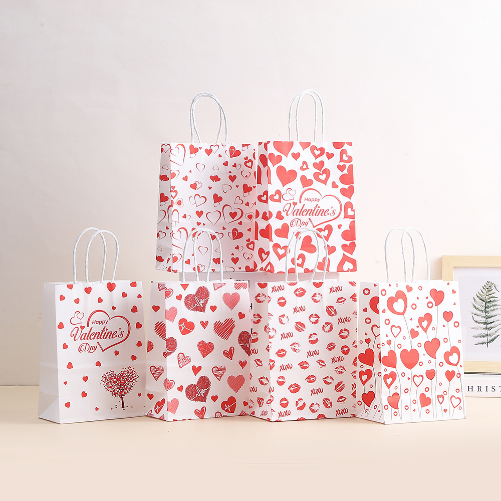 TÚI GIẤY QUÀ TẶNG CHỦ ĐỀ TRÁI TIM ĐANG YÊU T.CRAFT HOUSE