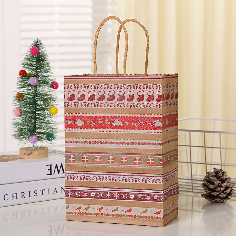 TÚI GIẤY ĐỰNG QUÀ KÍCH THƯỚC 27x21x11CM HỌA TIẾT GIÁNG SINH SINH ĐỘNG VÀ DỄ THƯƠNG T.CRAFT HOUSE - MẪU 4