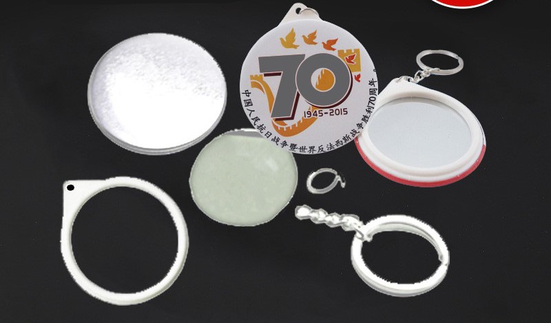 MÓC KHOÁ GƯƠNG TRÒN IN HÌNH THEO YÊU CẦU BÙNG NỔ CẢM XÚC VÀ ĐẦY Ý NGHĨA T.CRAFT HOUSE