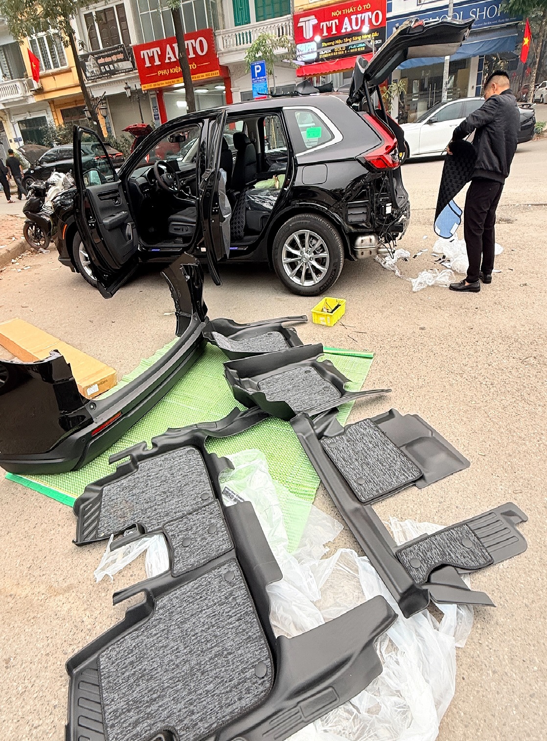 THẢM LÓT SÀN CAO SU ĐÚC TPE TRÀN VIỀN CHO HONDA CRV 2023-2026