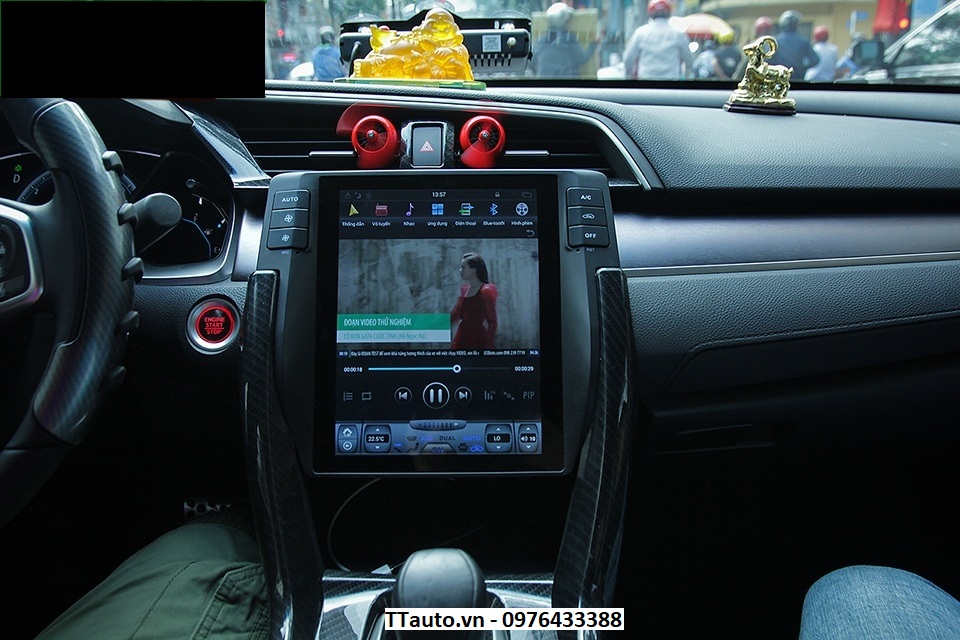 Màn hình Tesla cho Civic 1.8