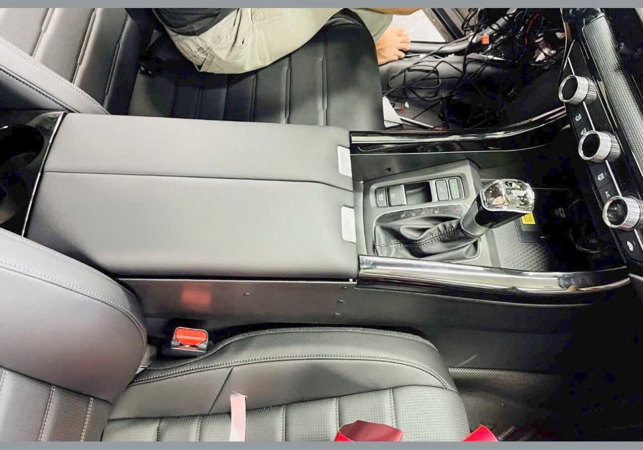 BỆ TỲ TAY BỌC DA HONDA CRV 2023 - 2026