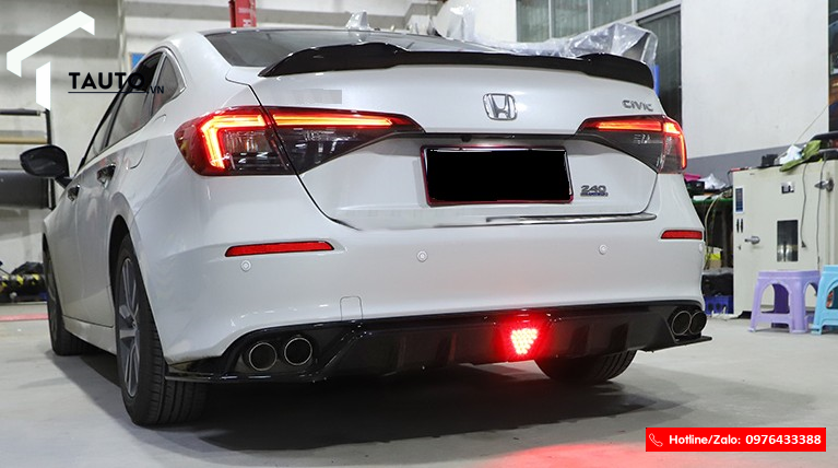 Độ pô và lip sau cho Honda Civic 2022