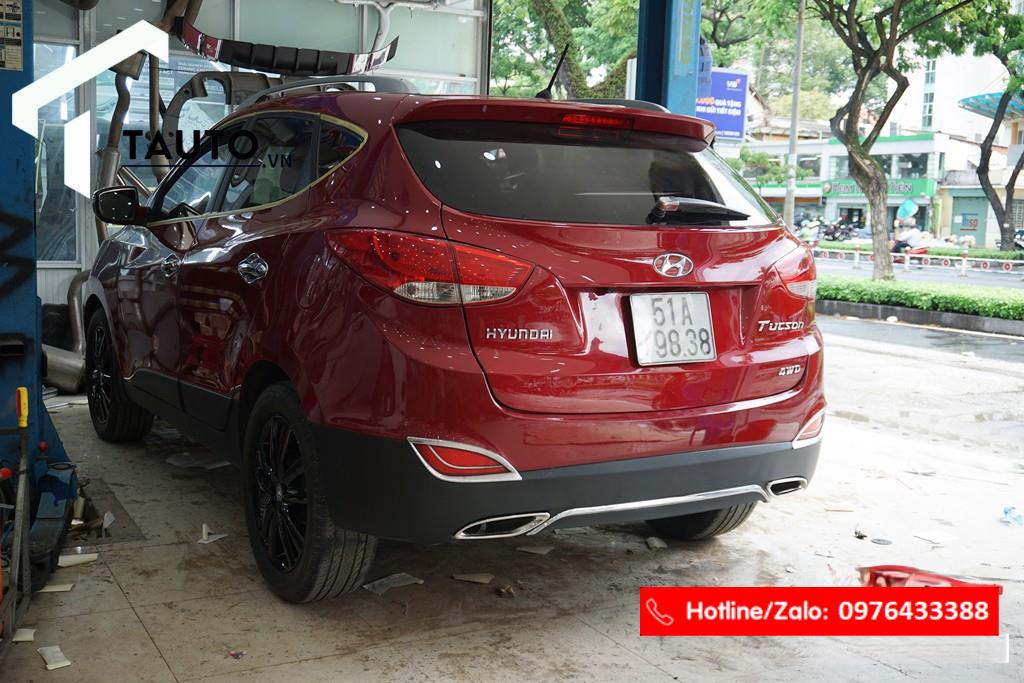 Độ pô Hyundai Tucson Mẫu Mer chuyên nghiệp