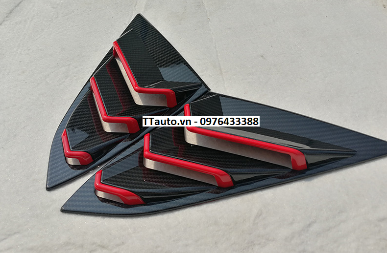 Ốp mang cá tam giác kiểu Mustang cho Civic 2016-2020