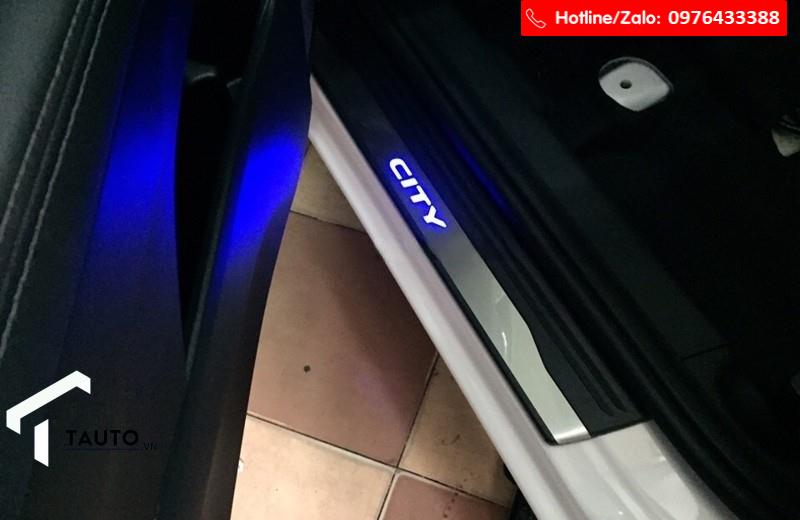 Nẹp bước chân có đèn Honda City