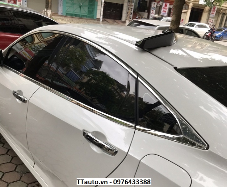 Nẹp chân kính Civic 2016-2020