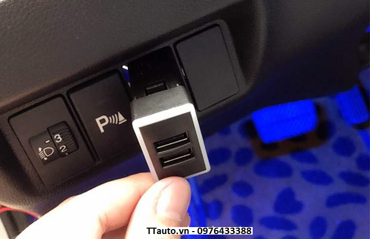 Thêm cổng nguồn sạc nhanh USB lắp nút chờ, thiết kế riêng cho xe Honda