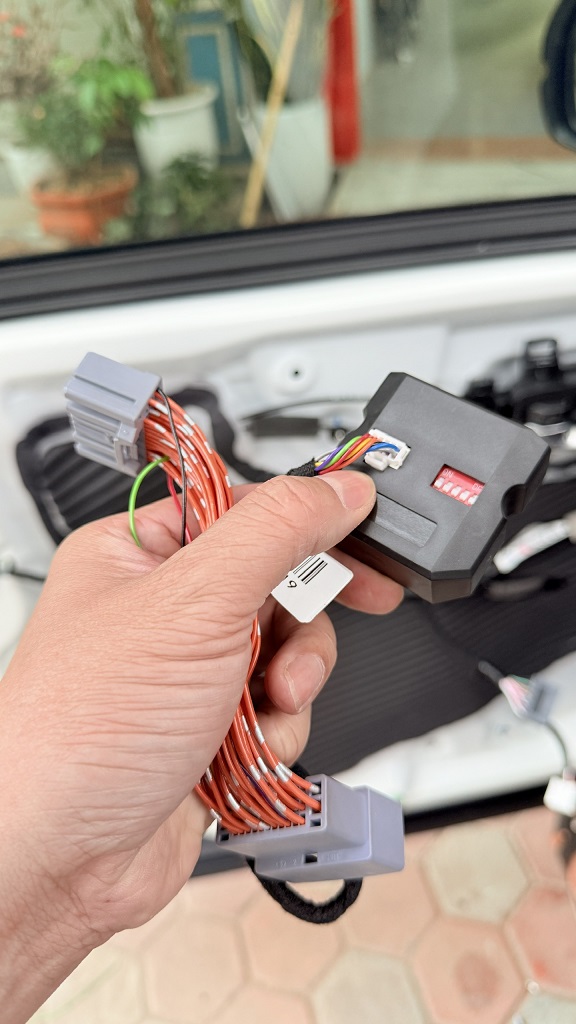 Tự động lên xuống kính, đóng cửa sổ trời cho CRV 2023 - 2026