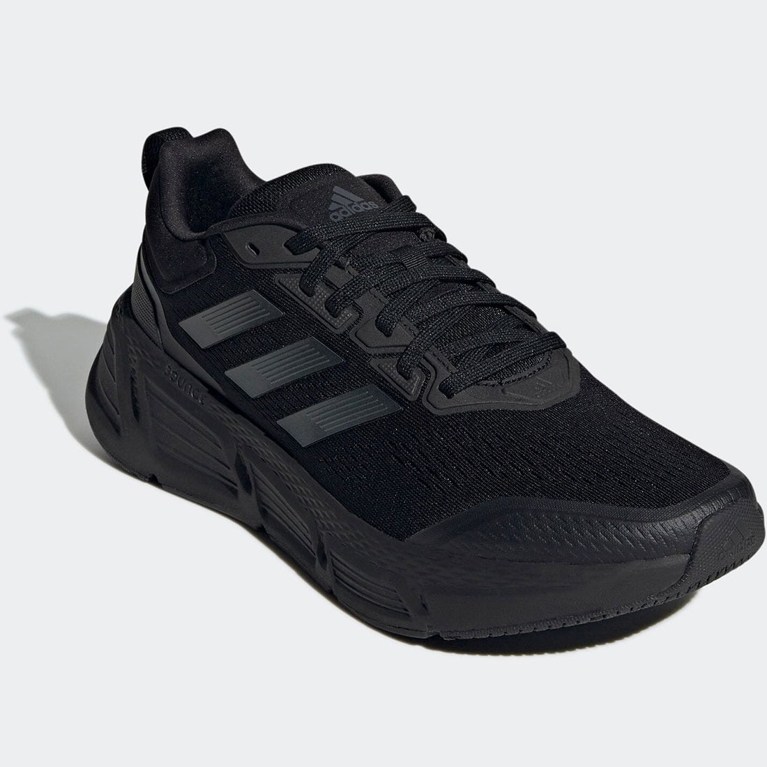 Giày chạy bộ adidas Questar đen trơn