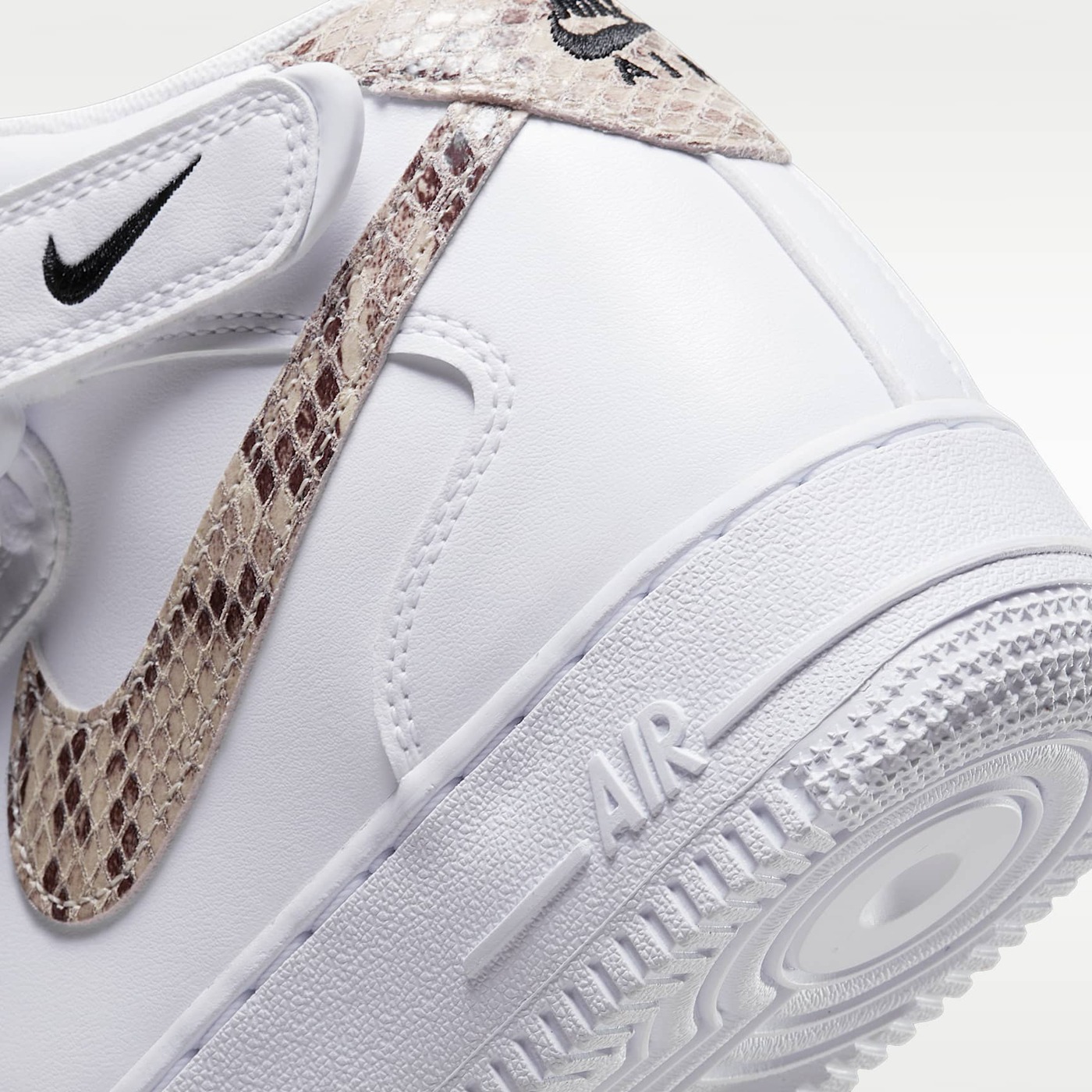 Nike Air Force 1 '07 Mid swoosh vân da rắn