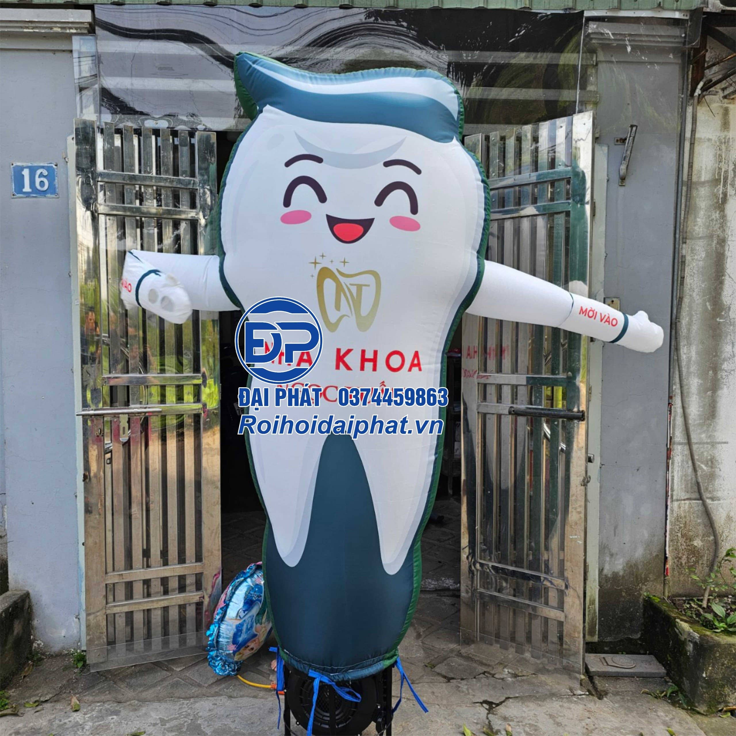 Rối Hơi vẫy tay quảng cáo Nhà Thuốc, Nha khoa