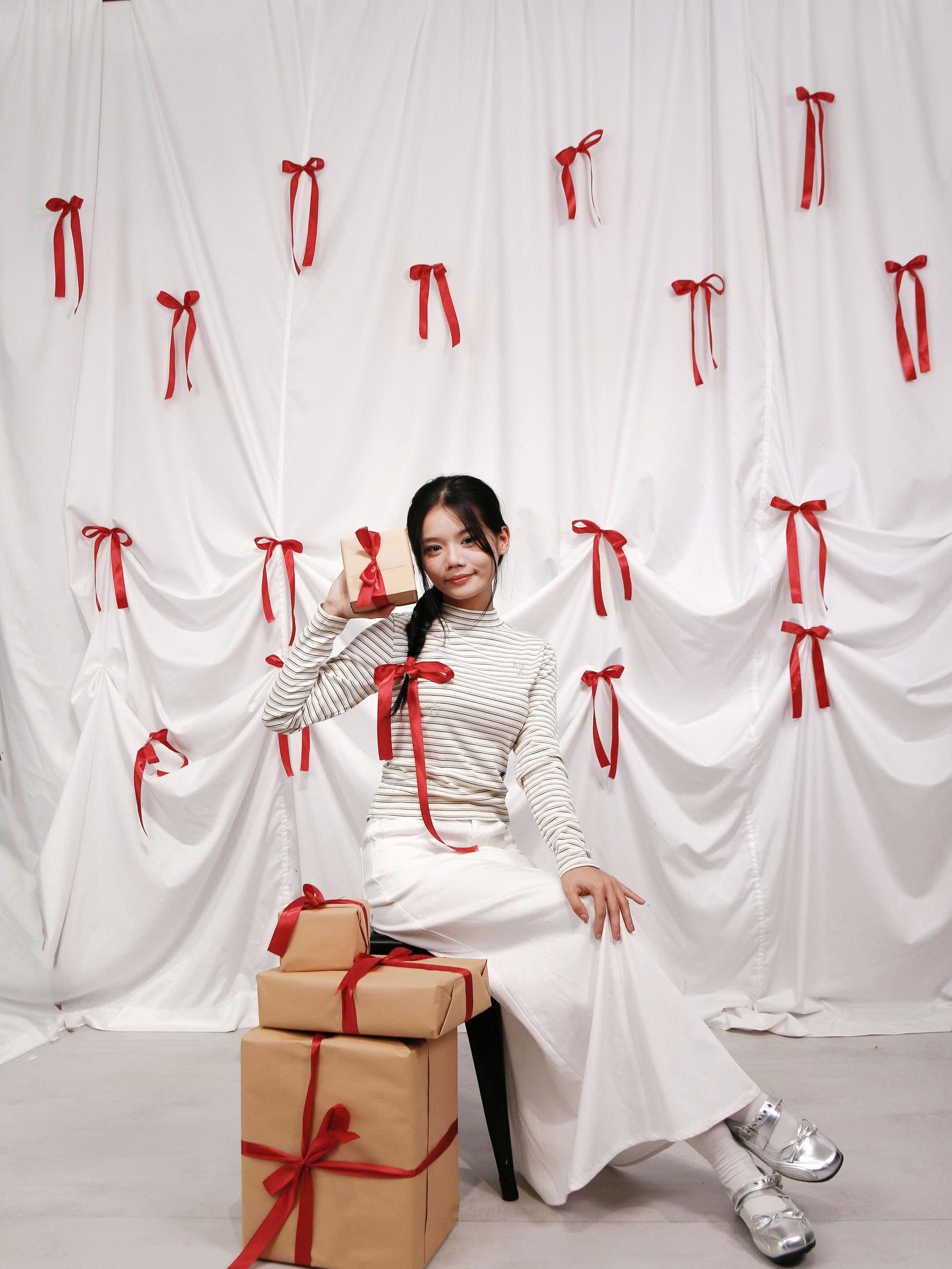 A29200 - A thun cổ lọ TD thêu peek