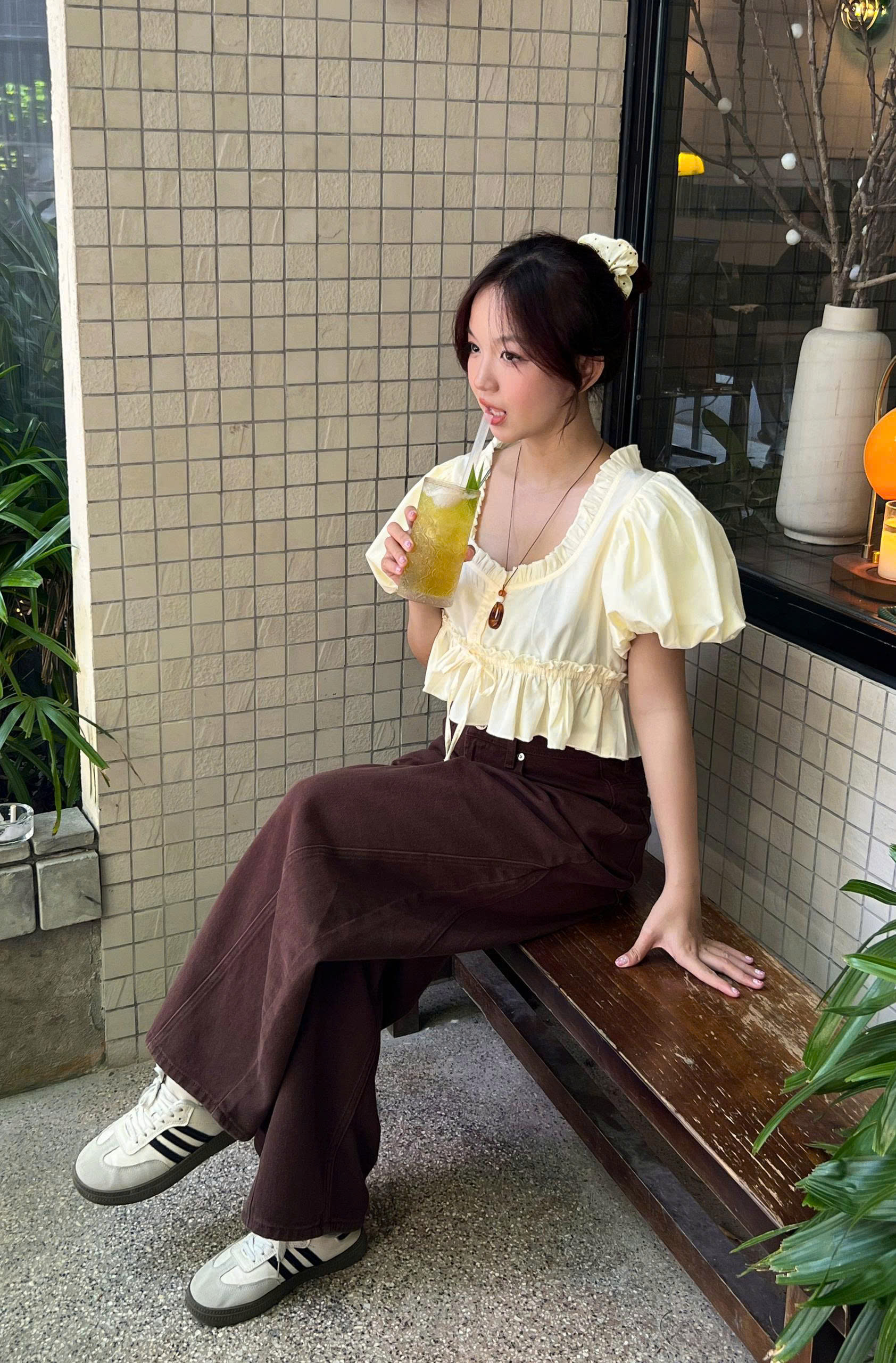 A29888 - Áo kiểu cổ vuông bèo tay bí