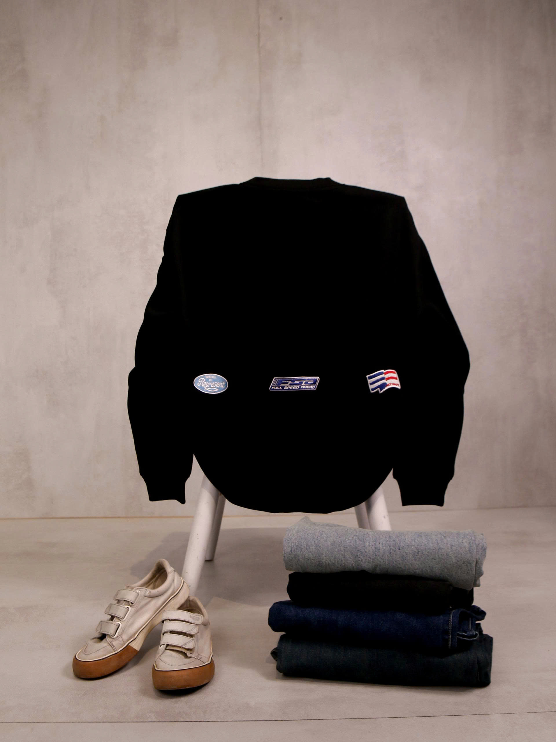 A29171 - A sweater nam in thêu Good Thing