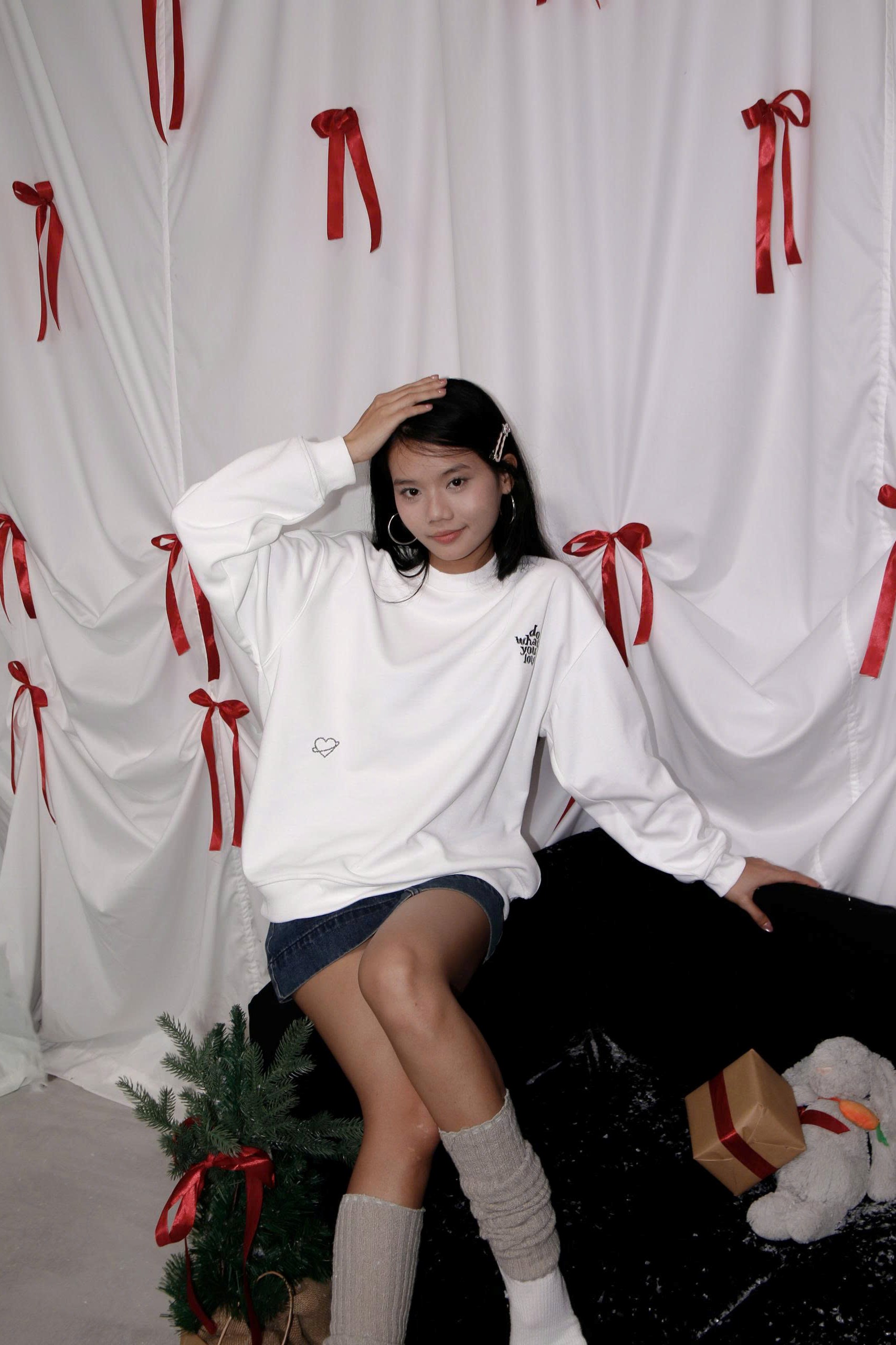 A29170 - A sweater bo tay&lai thêu What you