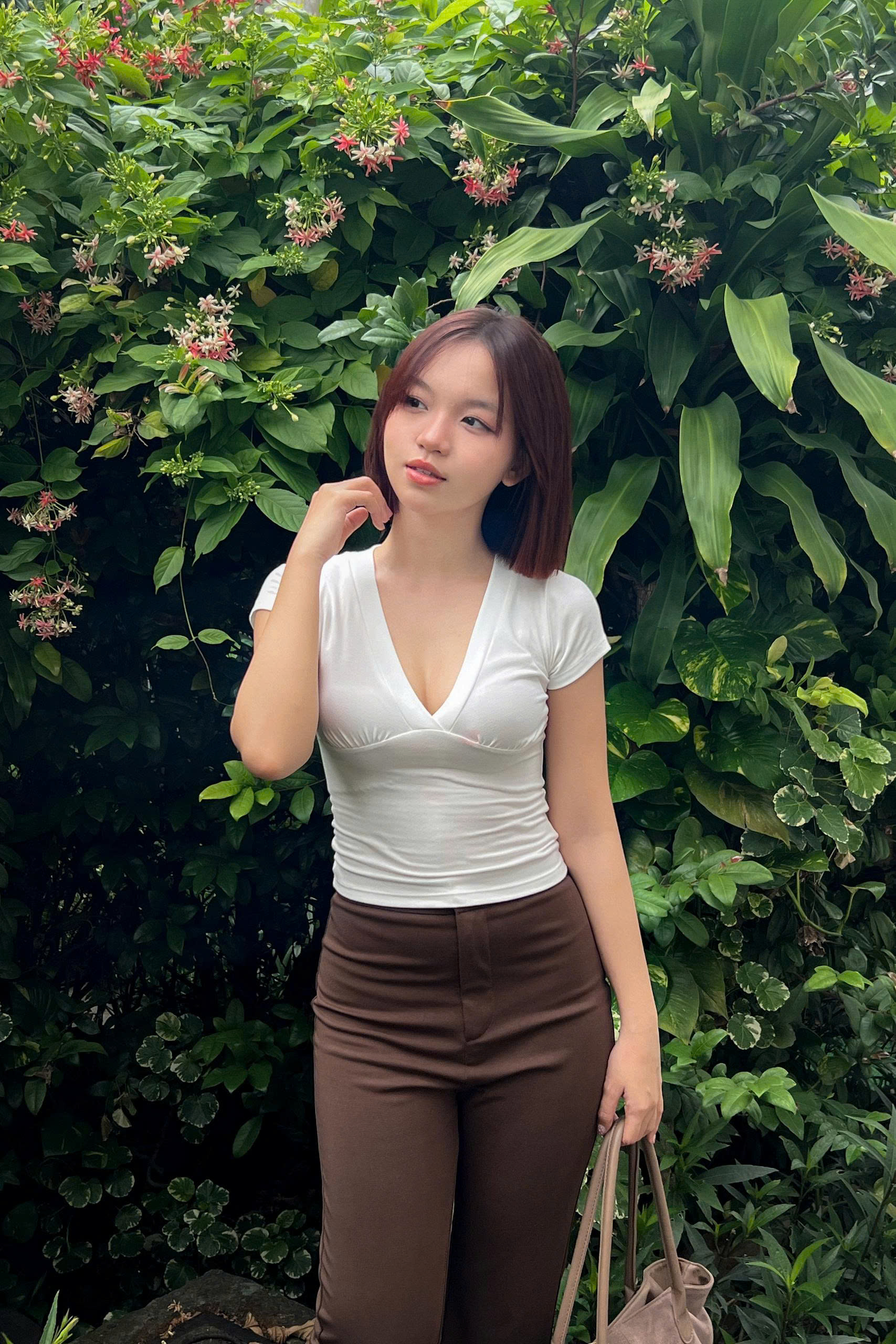 A29894 - Áo thun cổ v xếp ly ngực