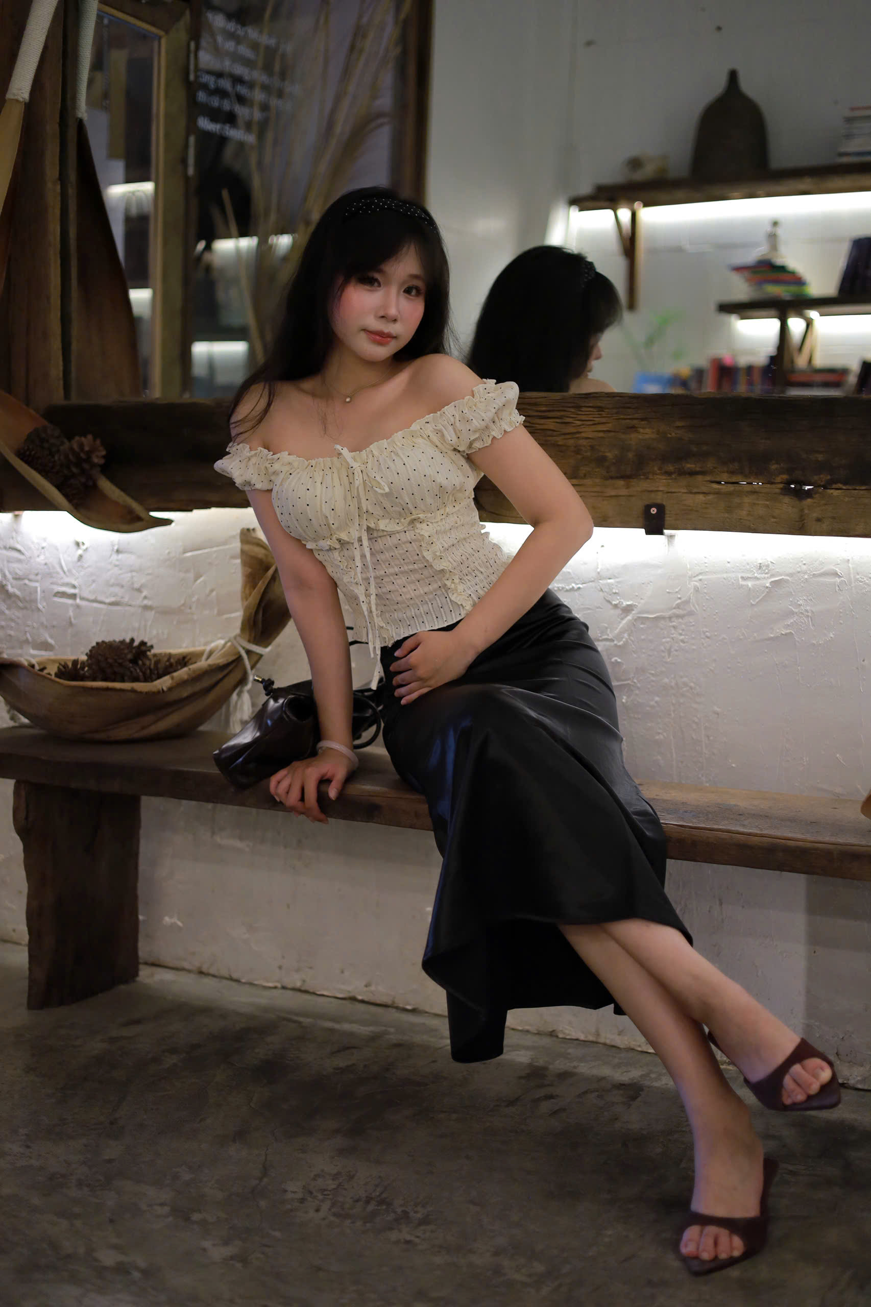 V4117 - Váy lụa dài đuôi cá