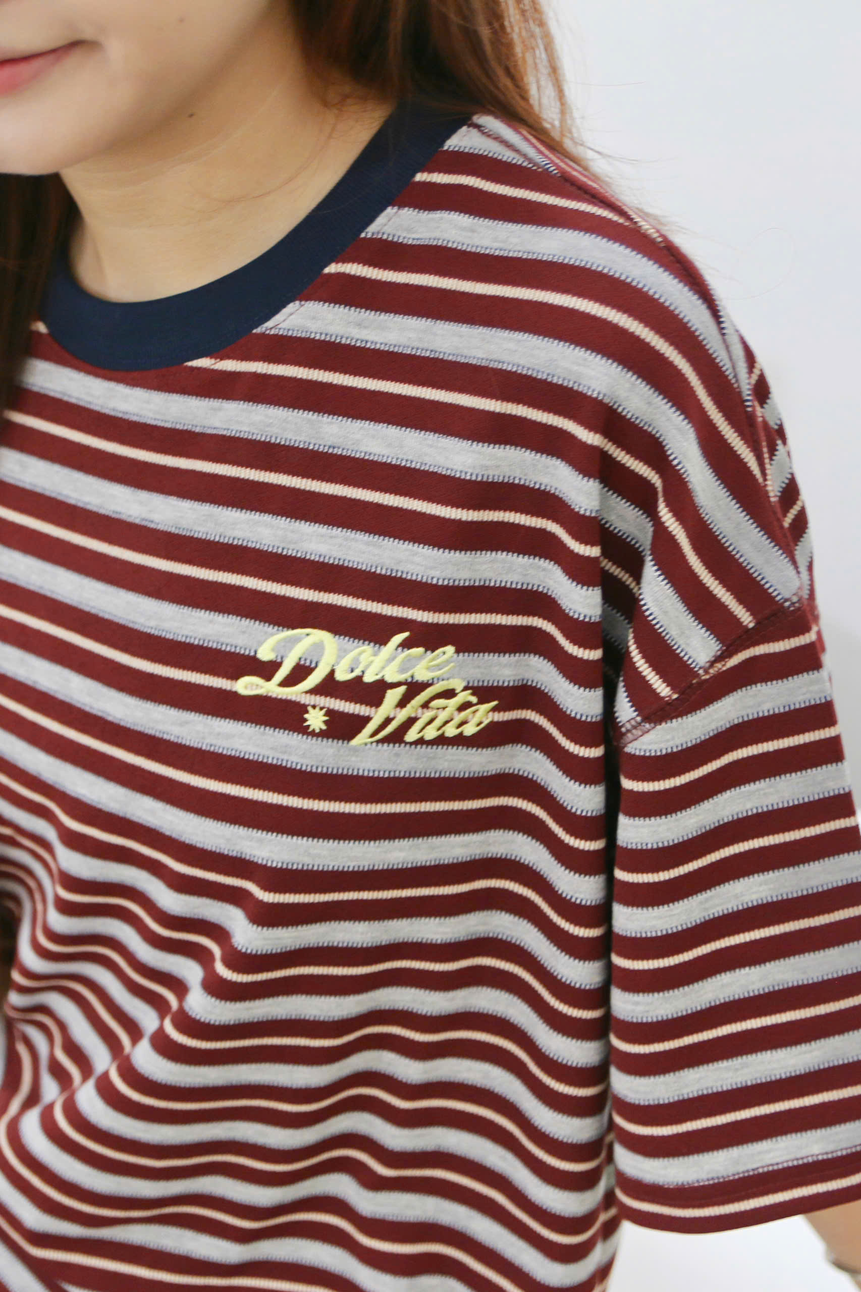 A29781- Áo thun boxy sọc thêu Dolce