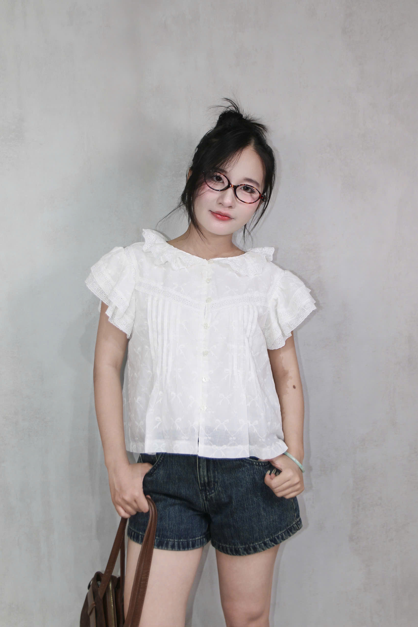 A29605 - A kiểu nhấn li trước phối ren bèo