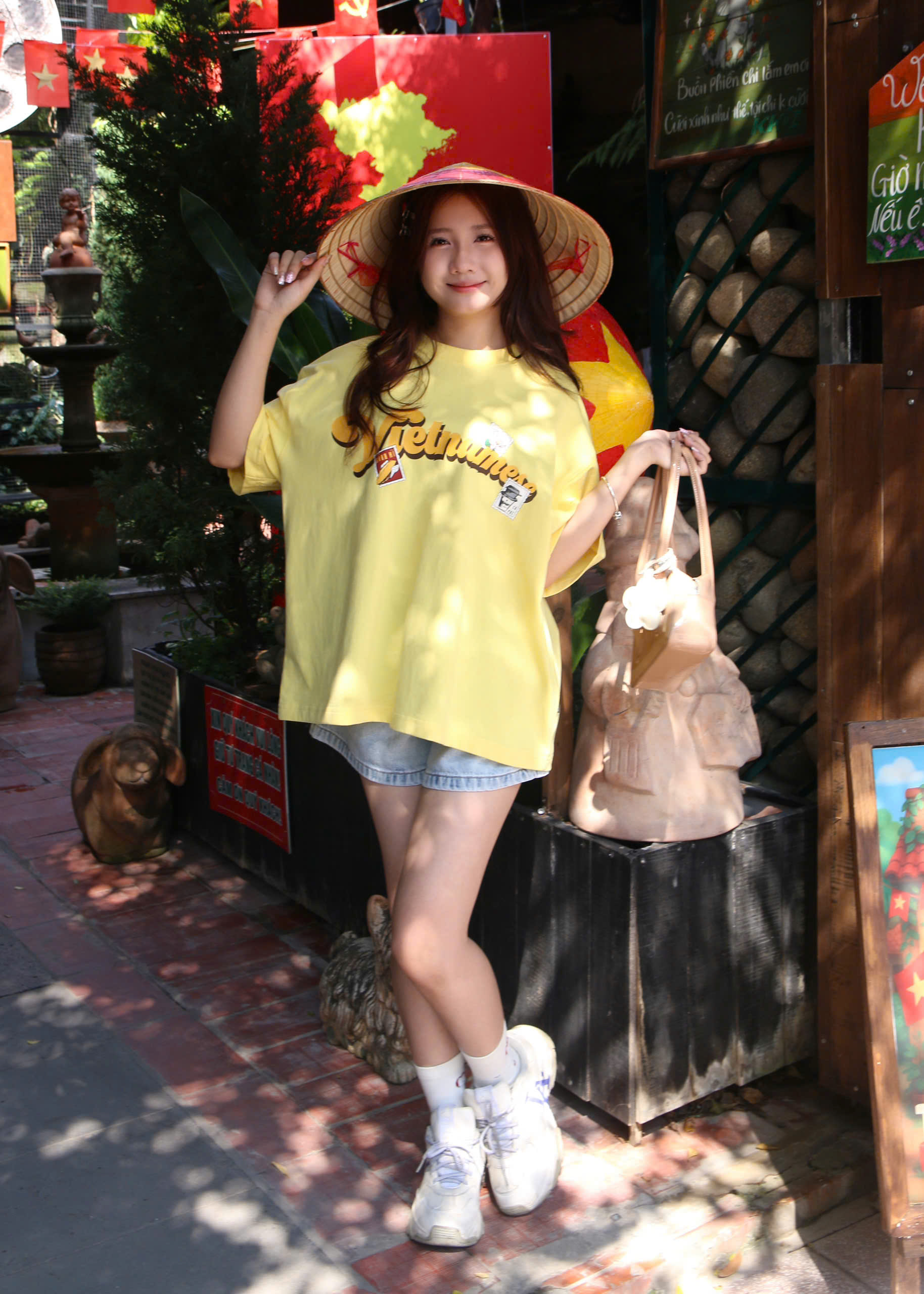 A29686 - A thun boxy in thêu Vietnamese tem